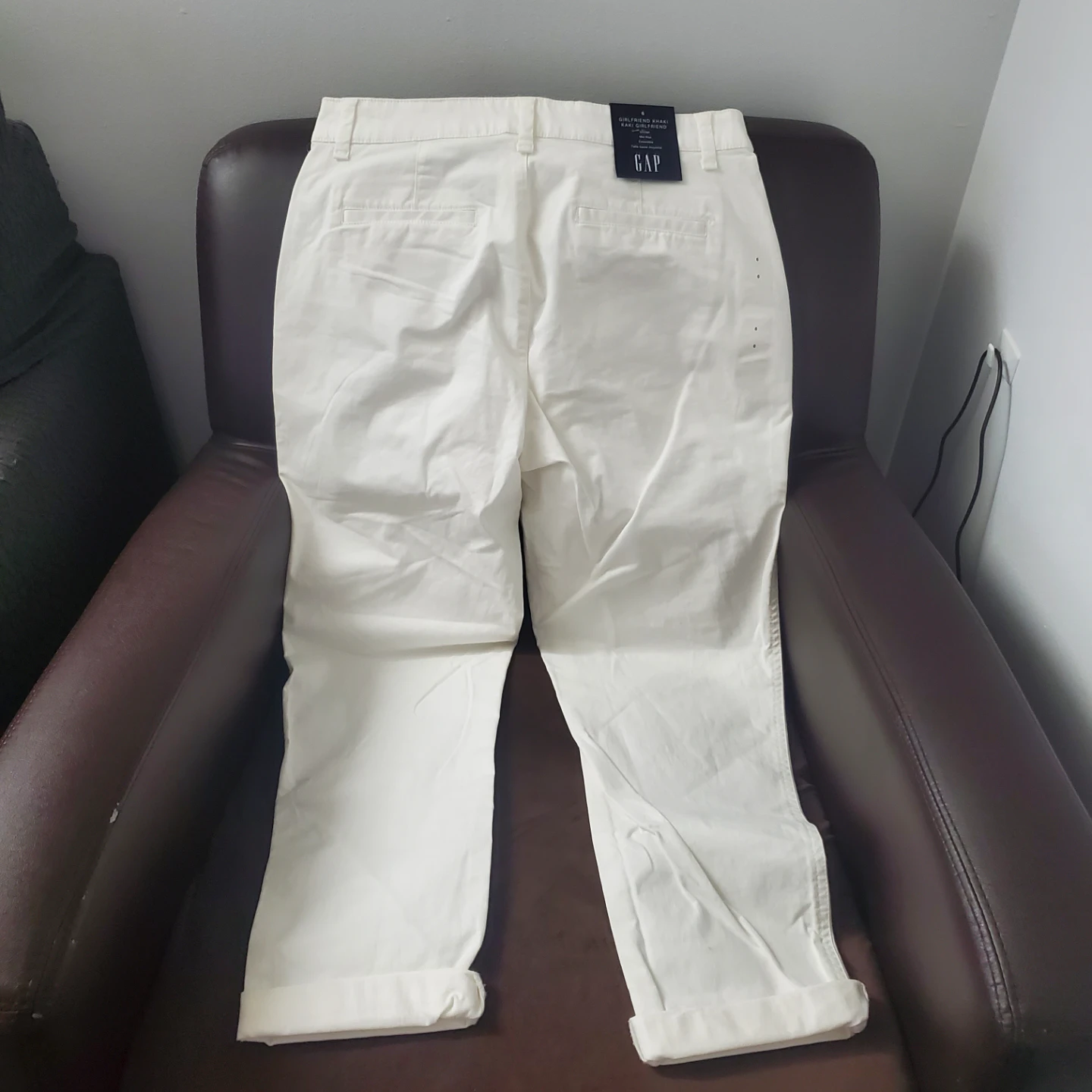GAP Girlfriend Khaki Pants - White Size 6 - photo 3