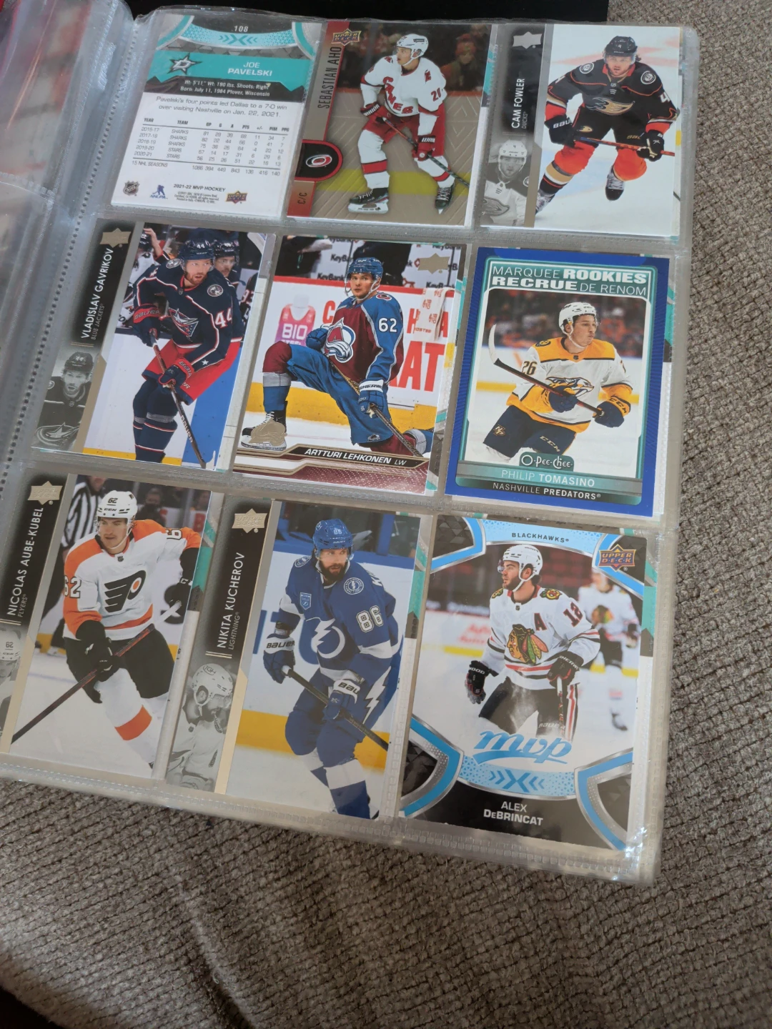 Book of around 50 hockey cards - photo 3