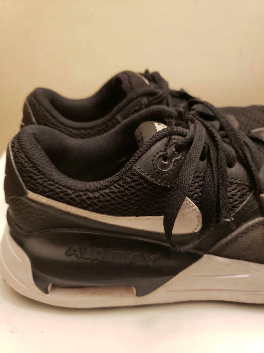 Men's Nike Air Max Sneakers size 8.5 - photo 3
