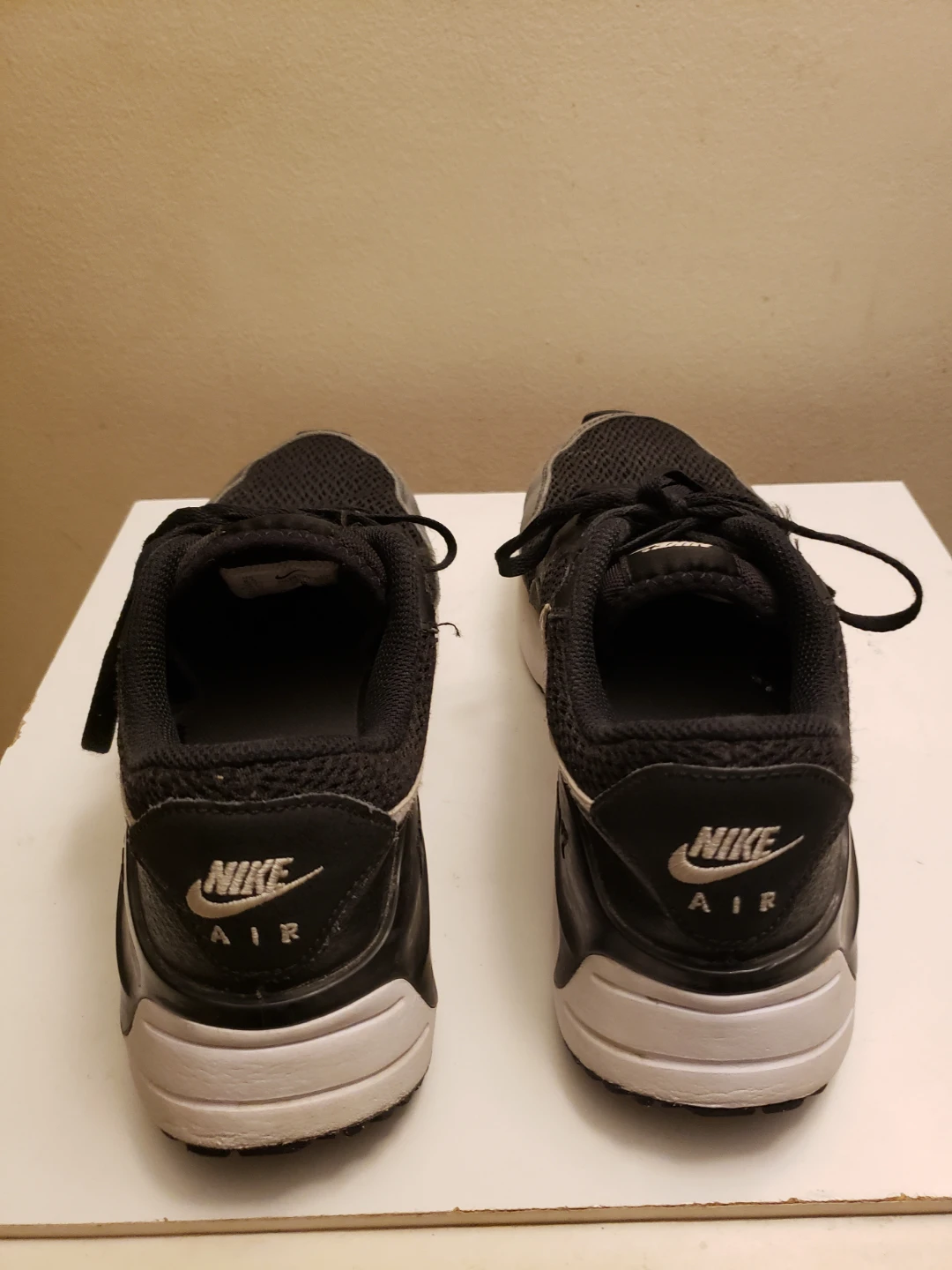 Men's Nike Air Max Sneakers size 8.5 - photo 4