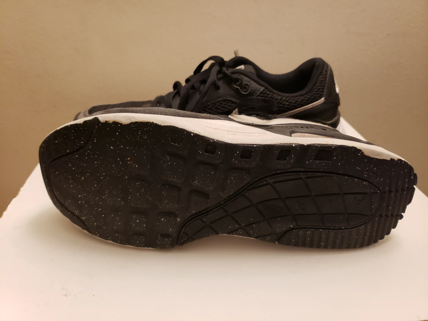 Men's Nike Air Max Sneakers size 8.5 - photo 5