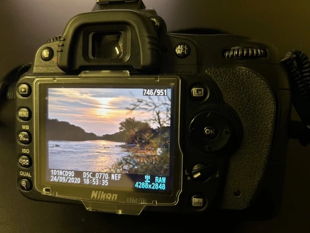 Nikon D90 DSLR Camera with 50mm f/1.8D Lens - photo 4