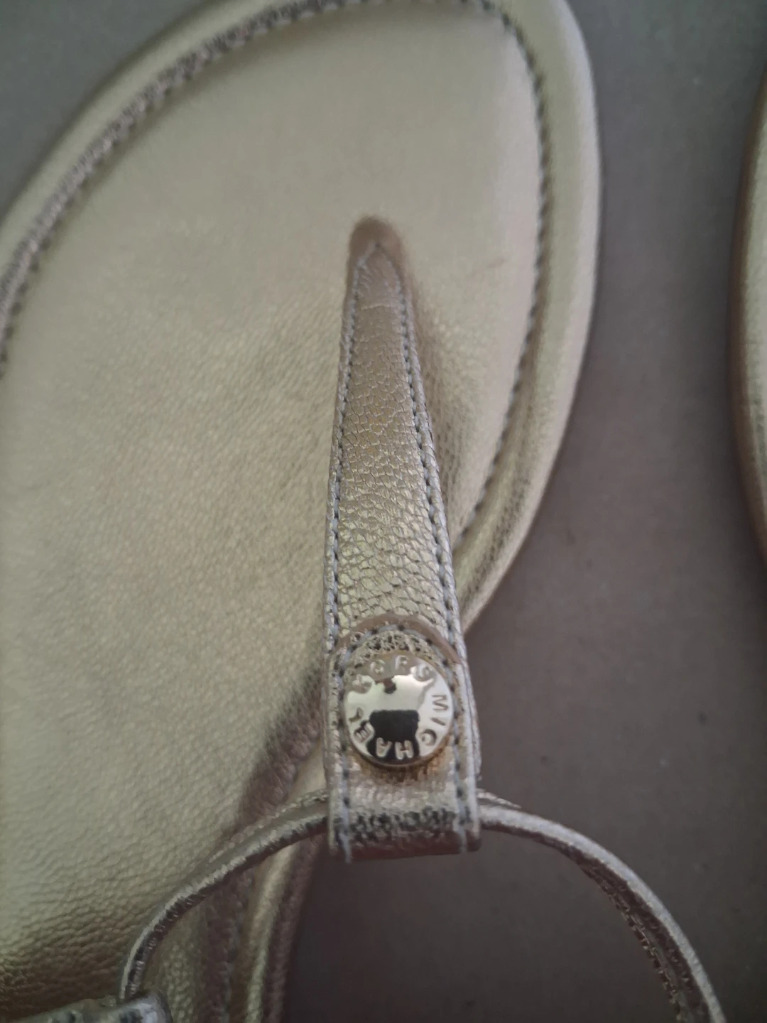 Michael Kors Gold Thong Sandals Size 7M - photo 3