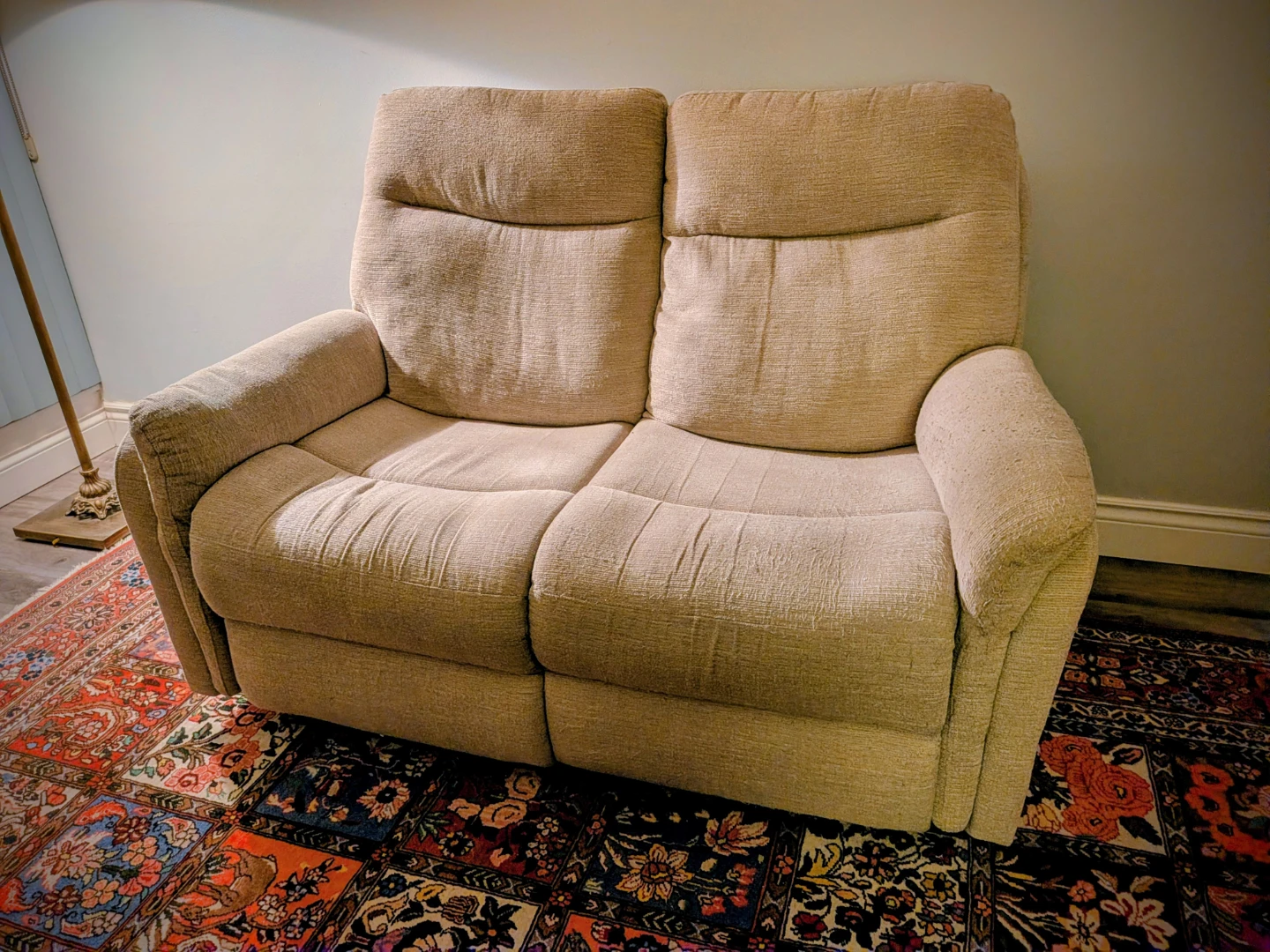 Love seat recliner