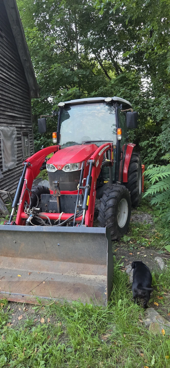 Tracteur Massey Ferguson avec chargeur avant - photo 3