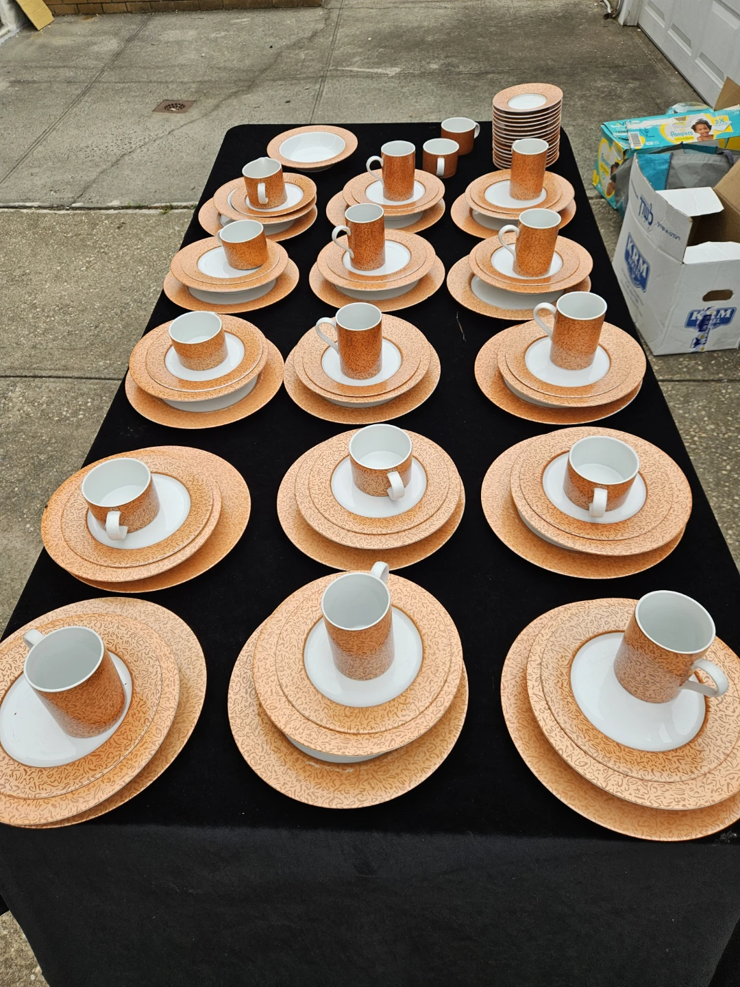 Nice 90 piece dinnerware set