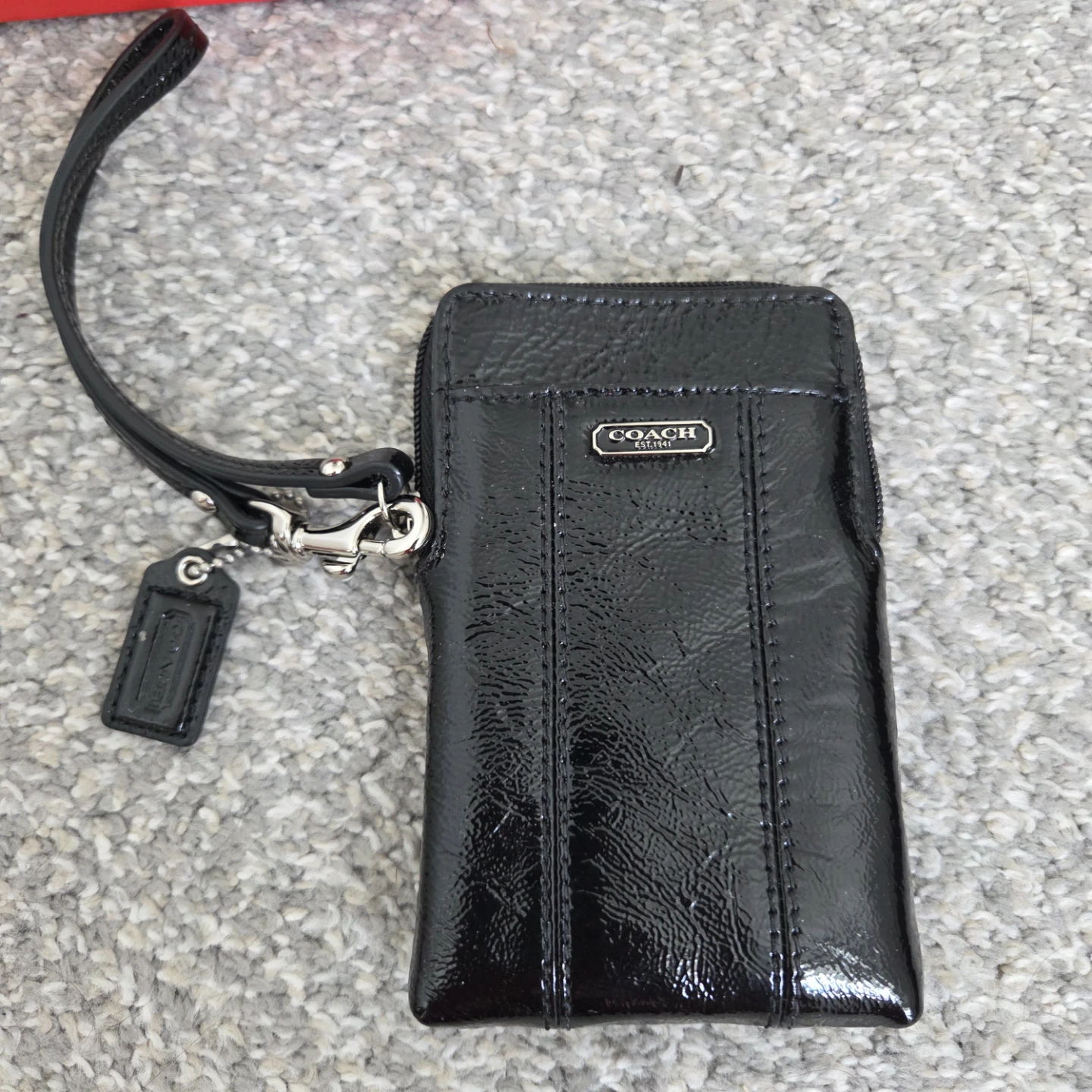 Coach Black Patent Leather Wristlet Clutch - photo 3