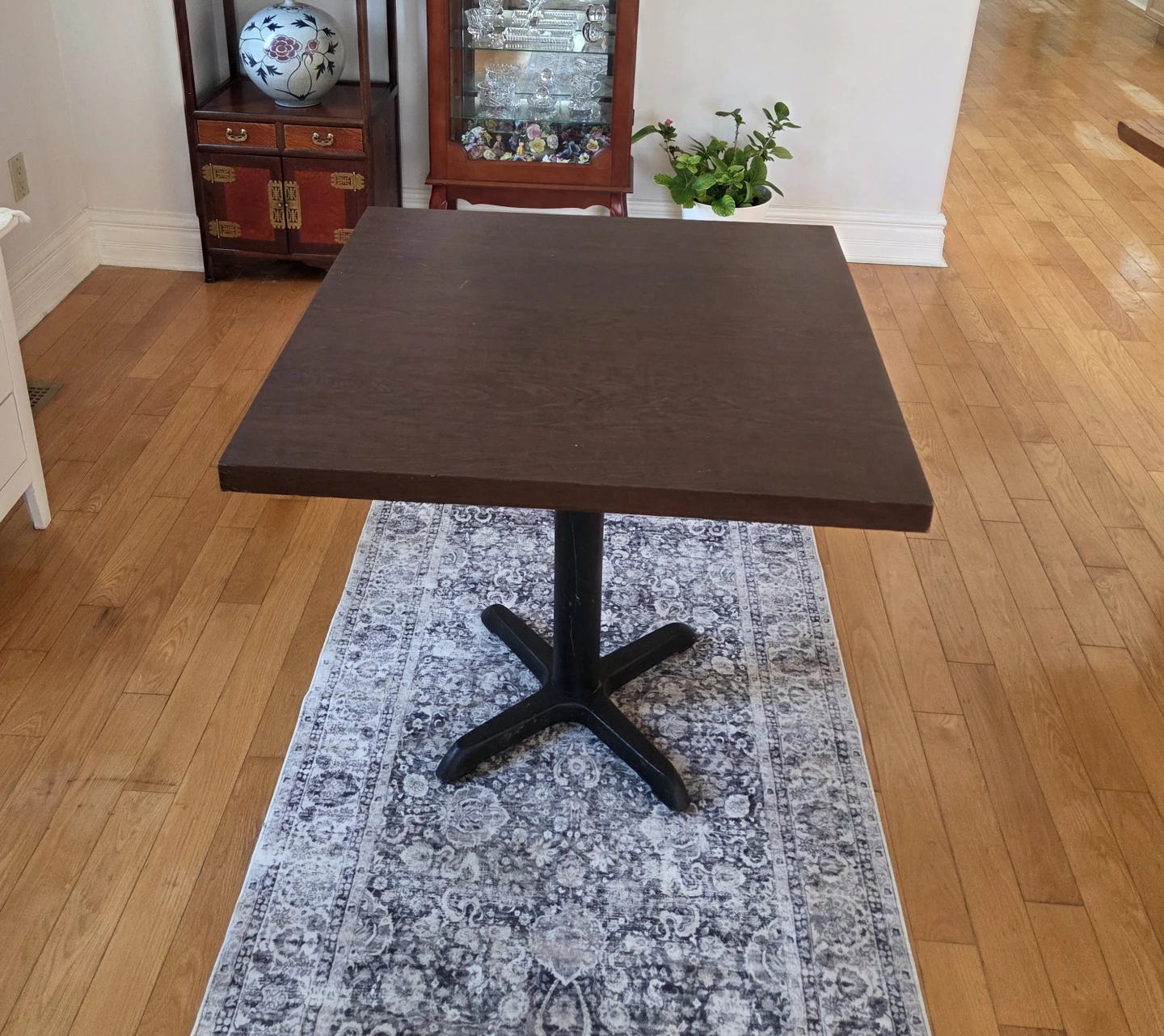 Dining Table for 2-4 people