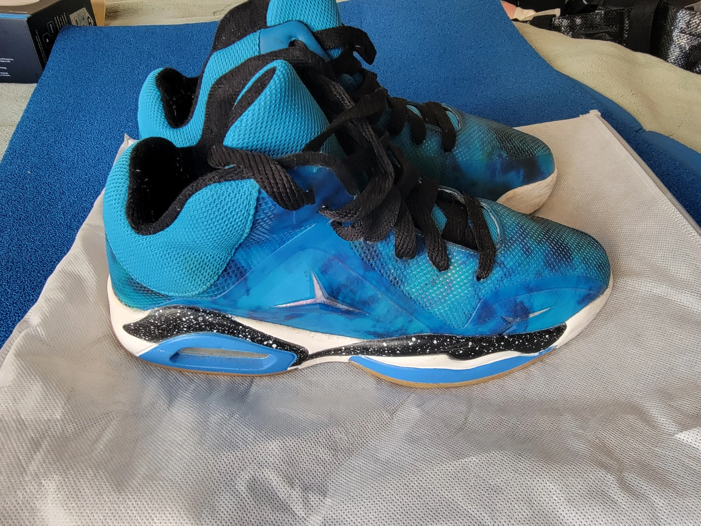 basketball shoes - photo 2