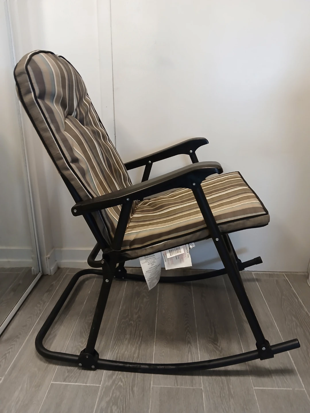 Folding Rocking Chair with Striped Cushion. - photo 2