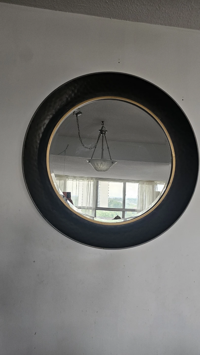 Round Wall Mirror with Textured Frame