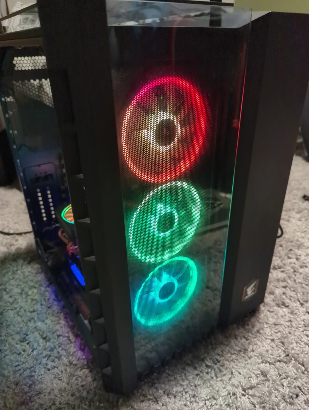 Corsair pc case with 5 RGB fans (NEED GONE)
