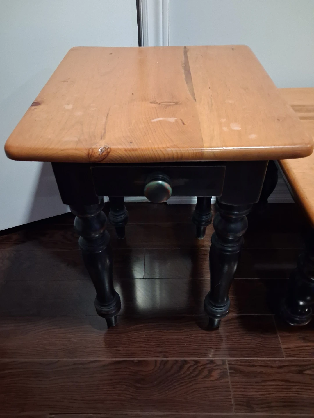Vintage pine coffee table and End Table - photo 3
