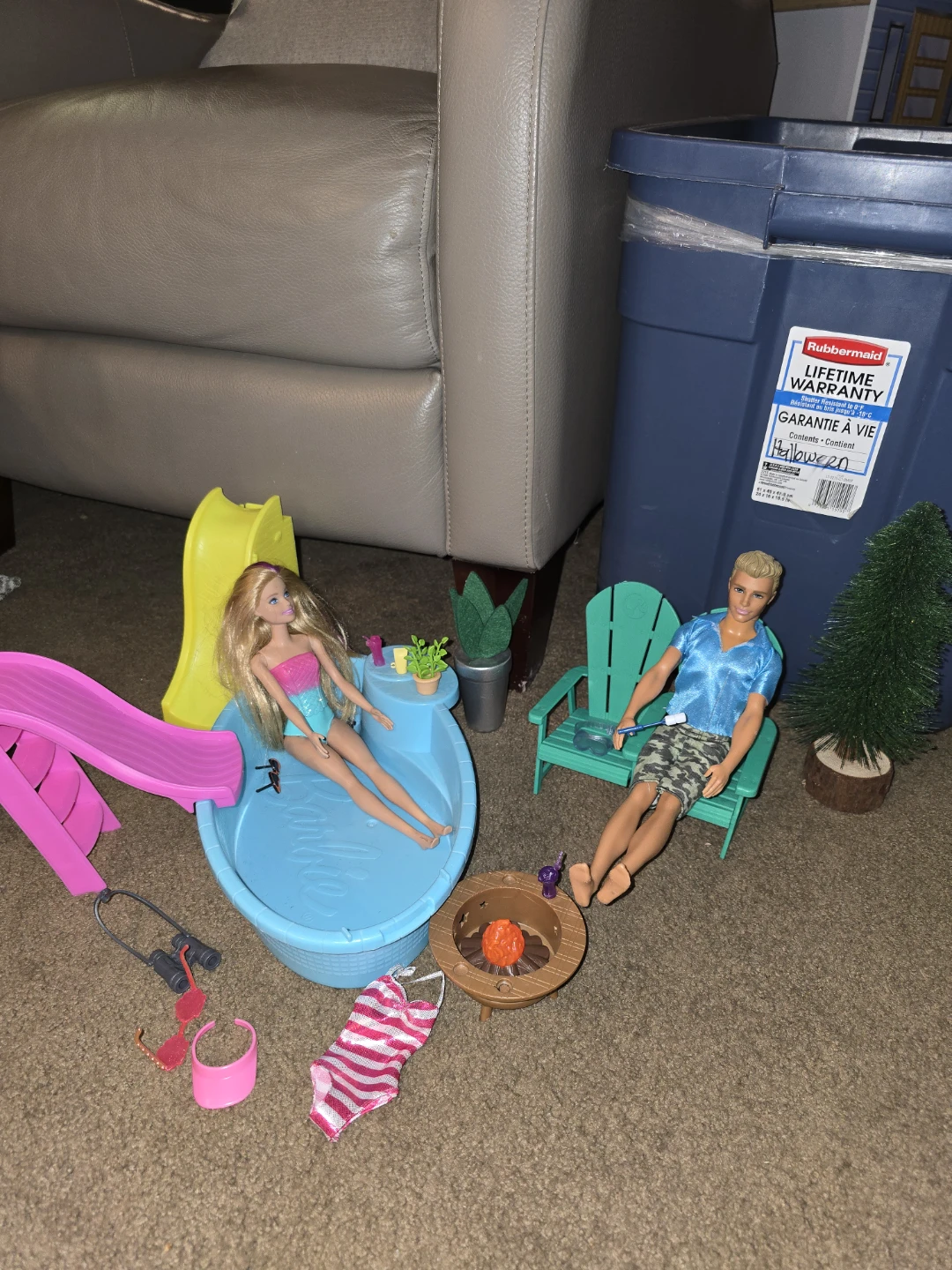 Barbie and Ken Doll Set with Pool and Accessories - photo 4