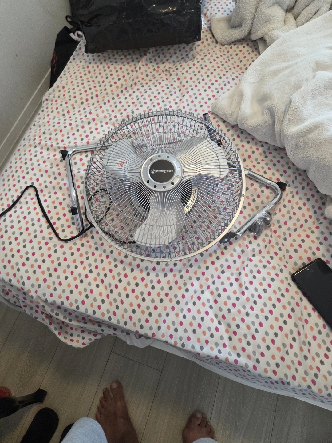 Westinghouse Oscillating Table Fan - photo 4