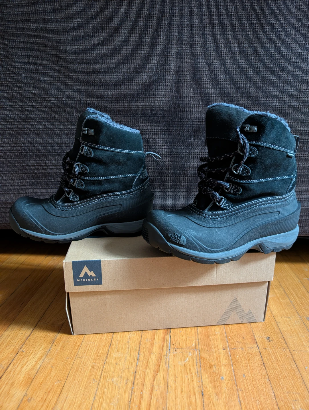 The North Face Winter Boots Girls (Size 5) - photo 4