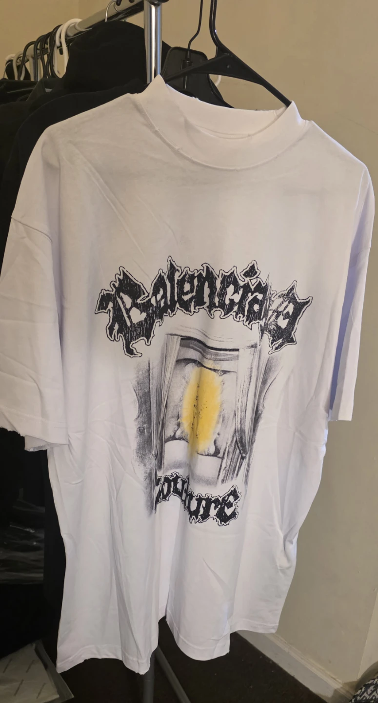 Balenciaga t-shirts - photo 2