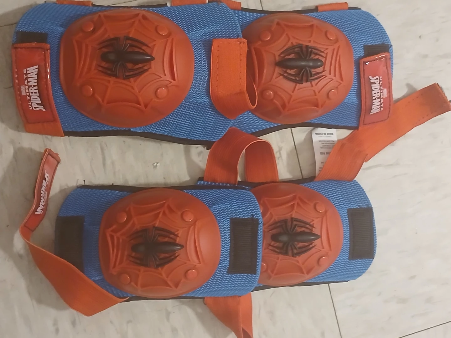 Casque et protège-tibias Spiderman pour enfants - photo 3