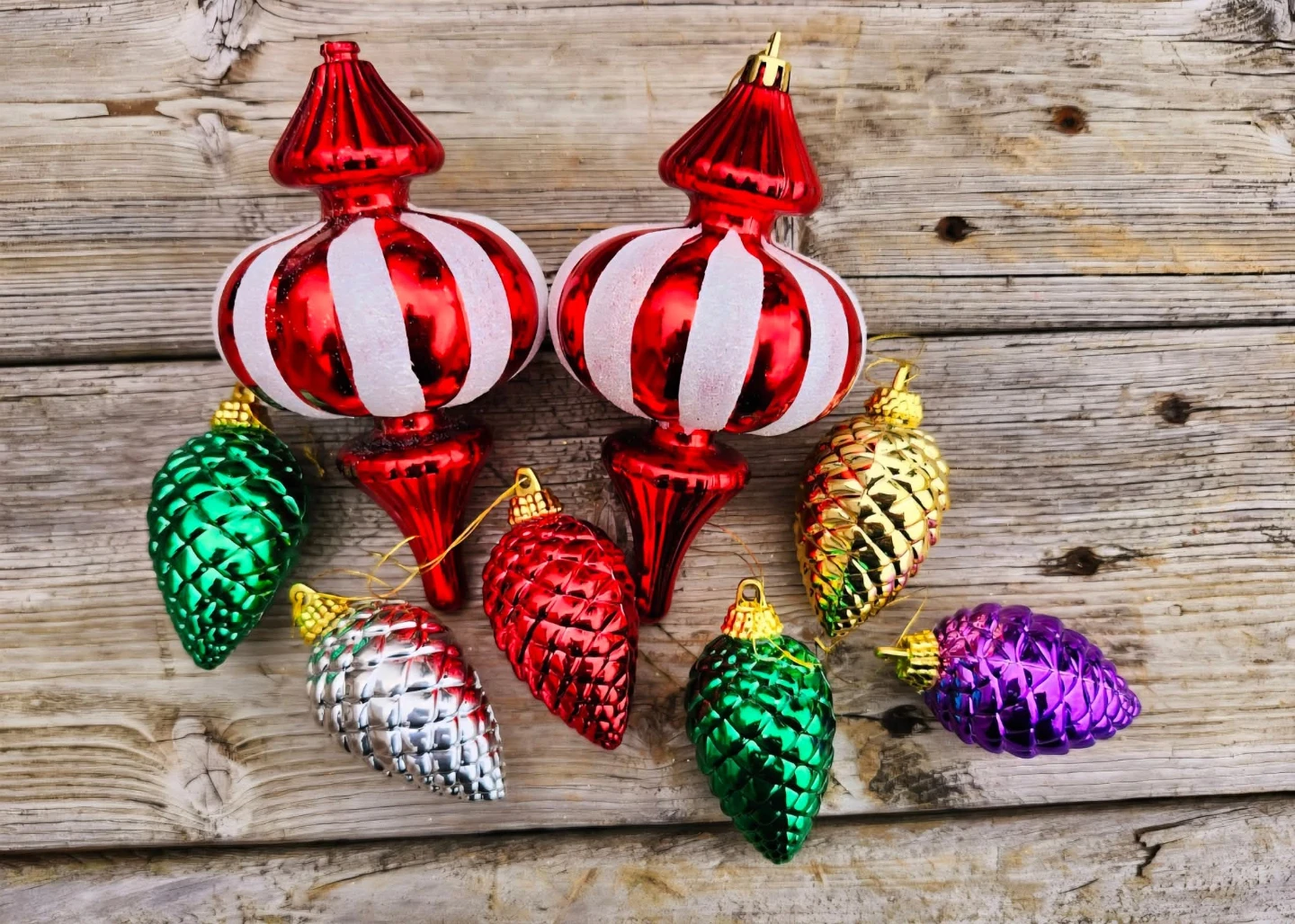 Pinecone & fancy holiday ornaments. $10 for all!