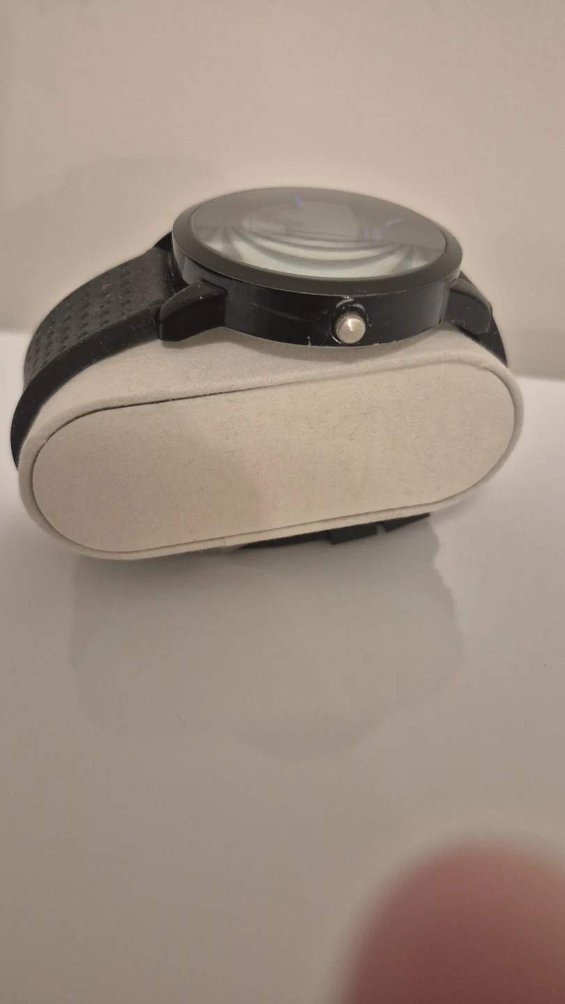 Black Quartz Wristwatch - photo 2
