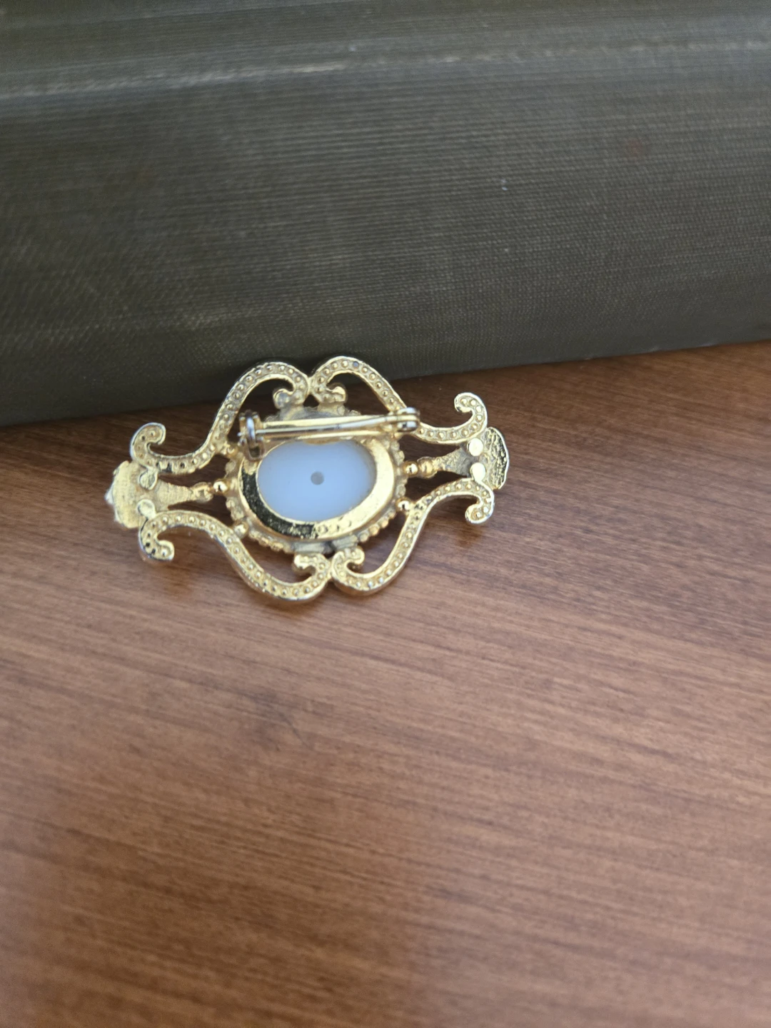 Vintage Gold Tone Colored  Brooches - photo 5