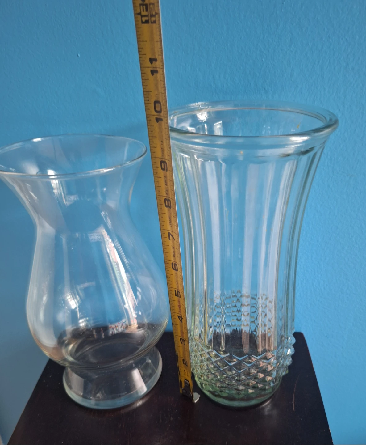 Set of 2 clear glass vases