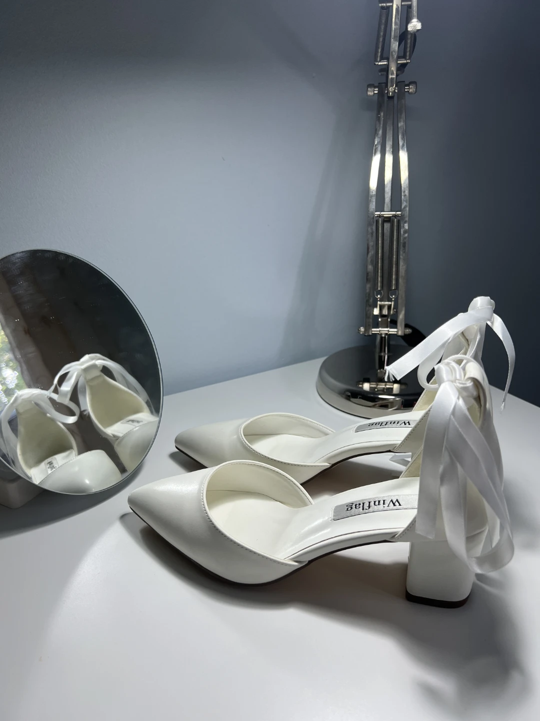 Winflag White Pointed Toe Block Heel Shoes