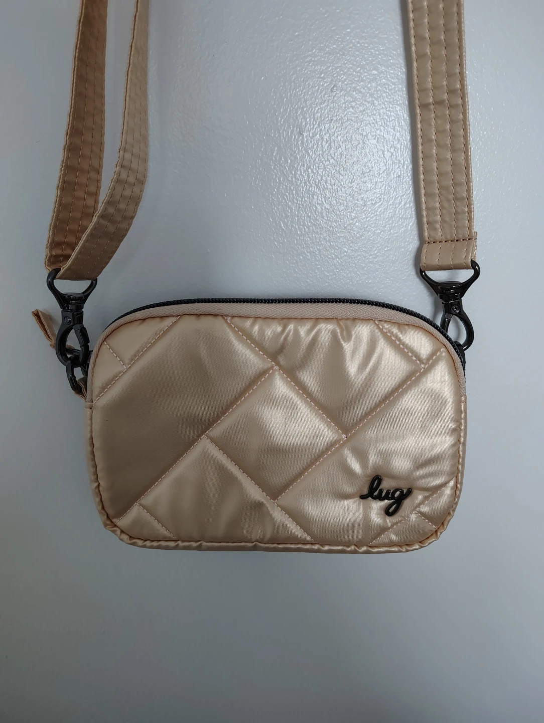 🆕 lug Quilted Crossbody Bag in Champagne Gold