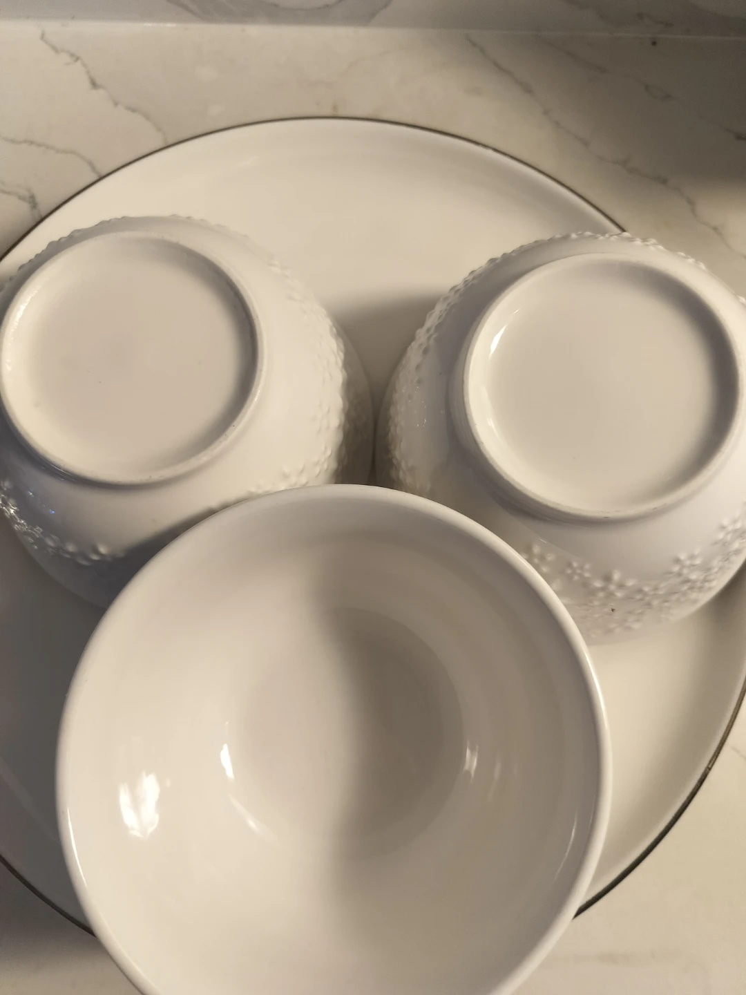 White Dinner Plates with Gold Rim