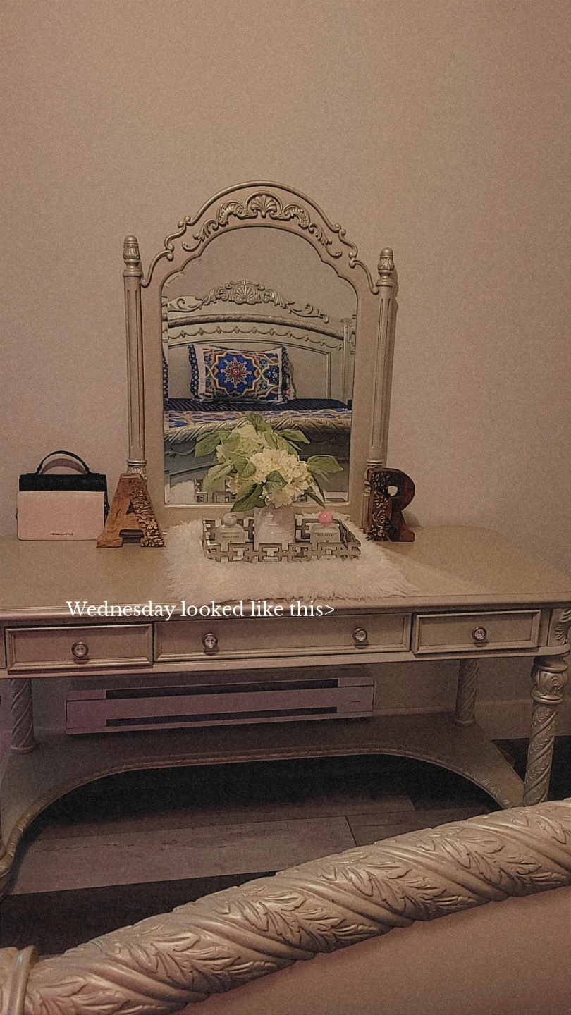 Victorian Style Bed Frame and Dresser Set - photo 4