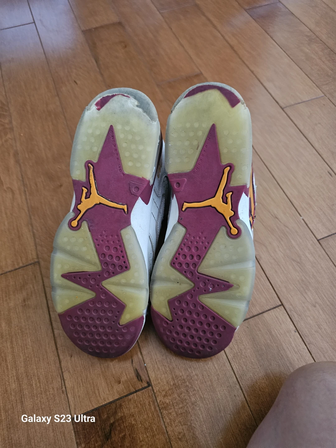 Jordan 6-17-23 White and Bordeaux sneakers - photo 3