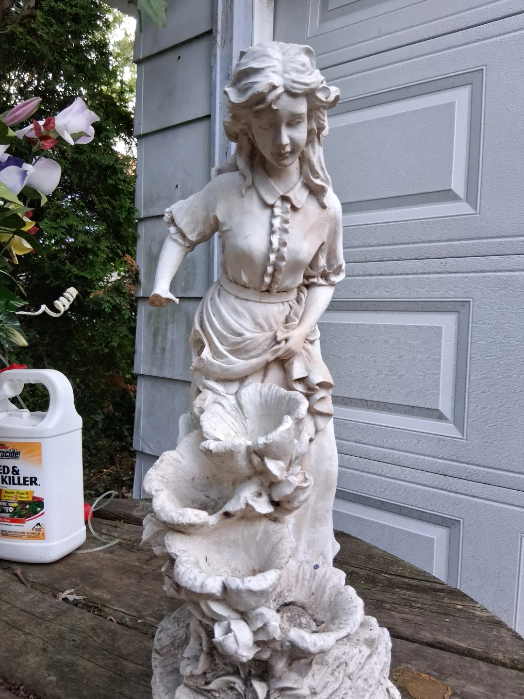 Vintage Woman with Flowers Statue Fountain - photo 3