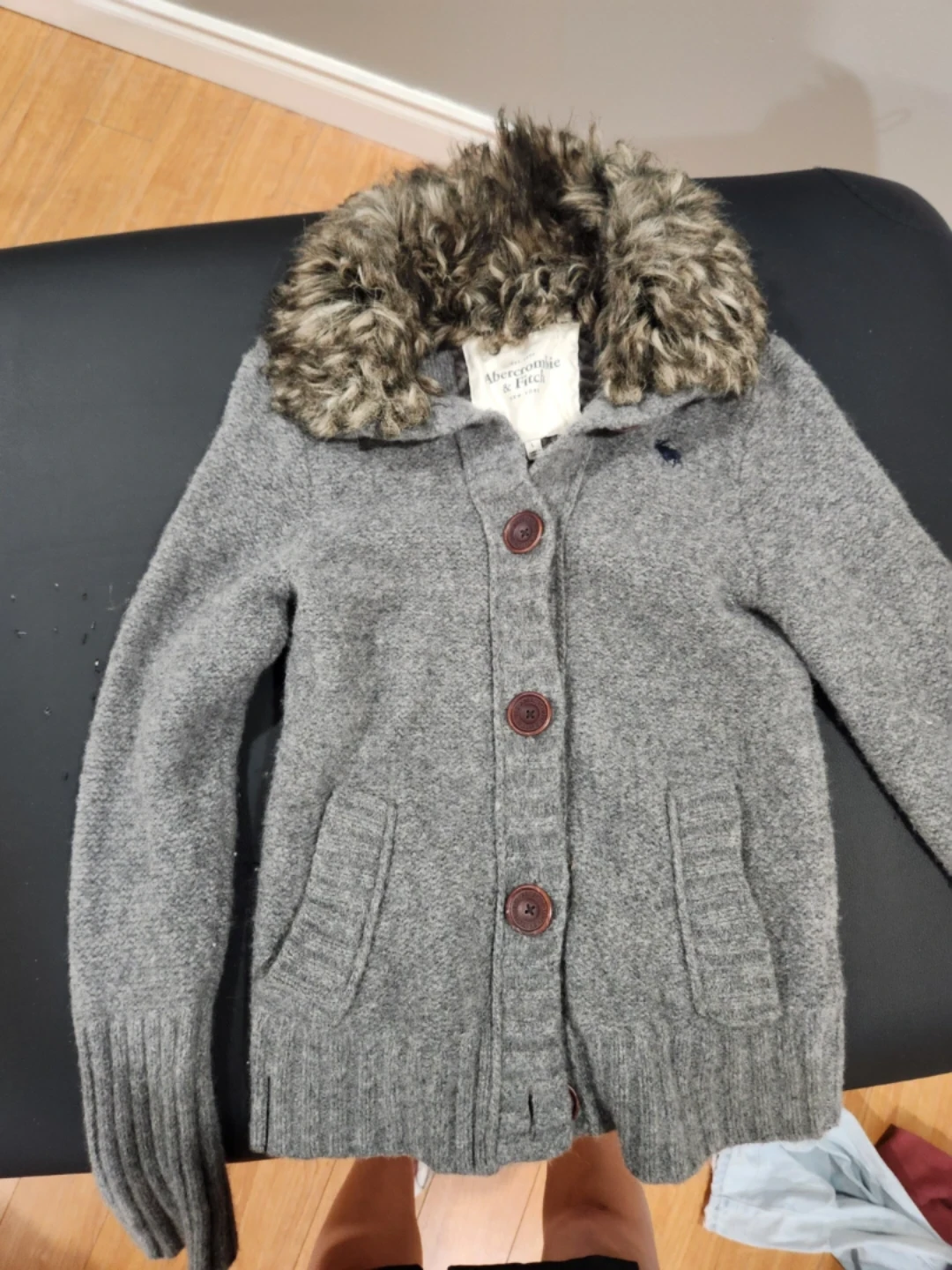 Y2K Abercrombie & Fitch Cardigan with Fur Collar - photo 4