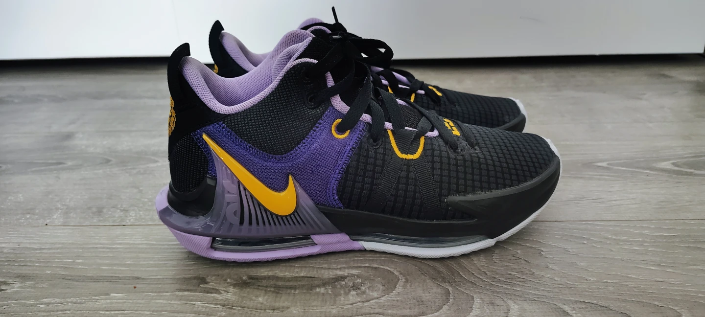 Nike Lebron Witness 5 Basketball Shoes size 6 - photo 3