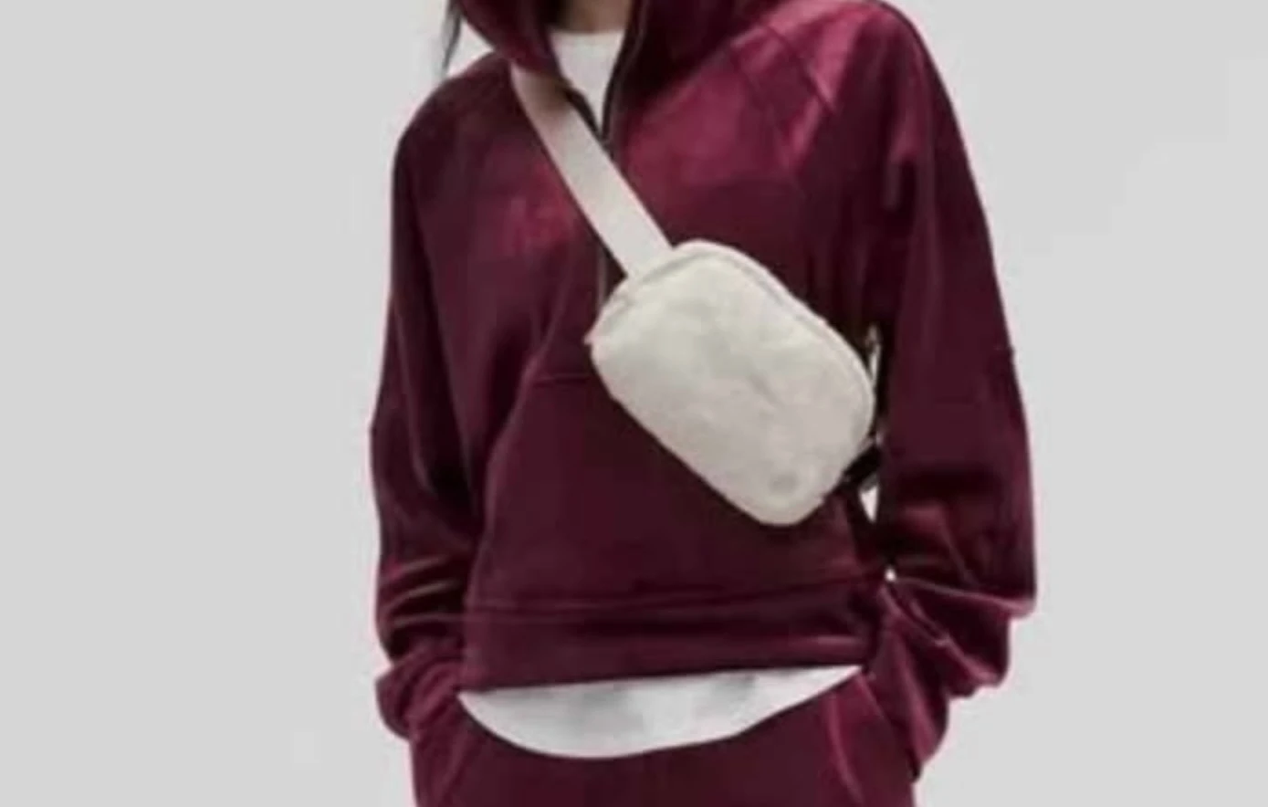 Lululemon Belt Bag - Plush White (Limited Edition) - photo 4