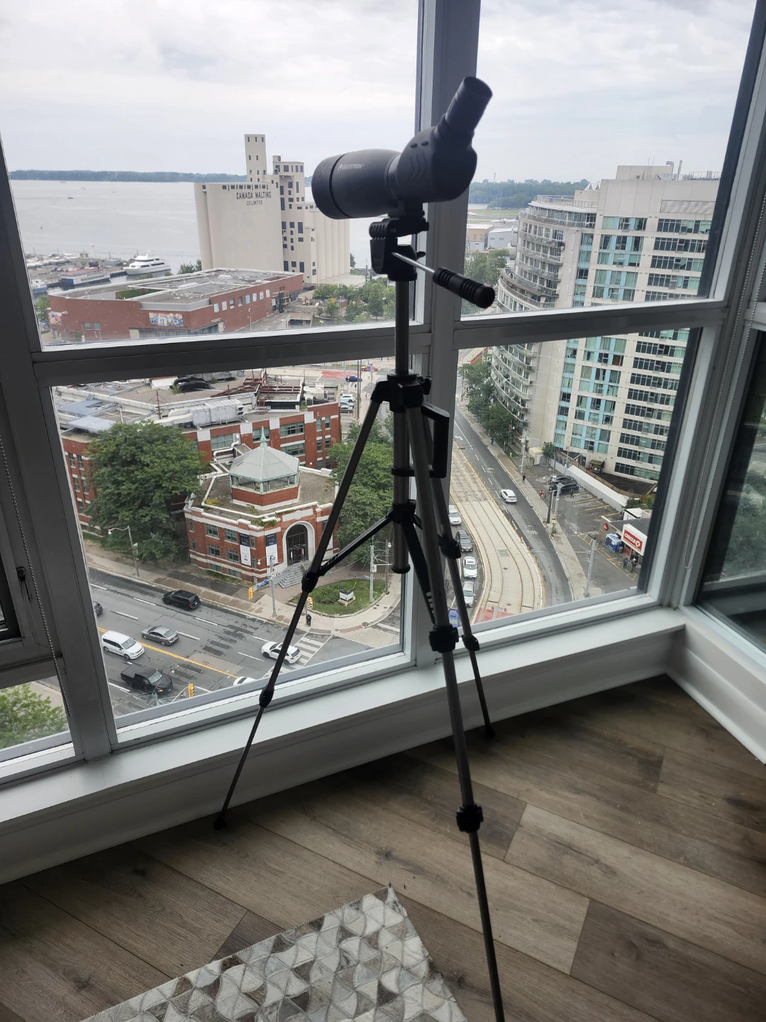 Telescope/Spotting Scope and tripod