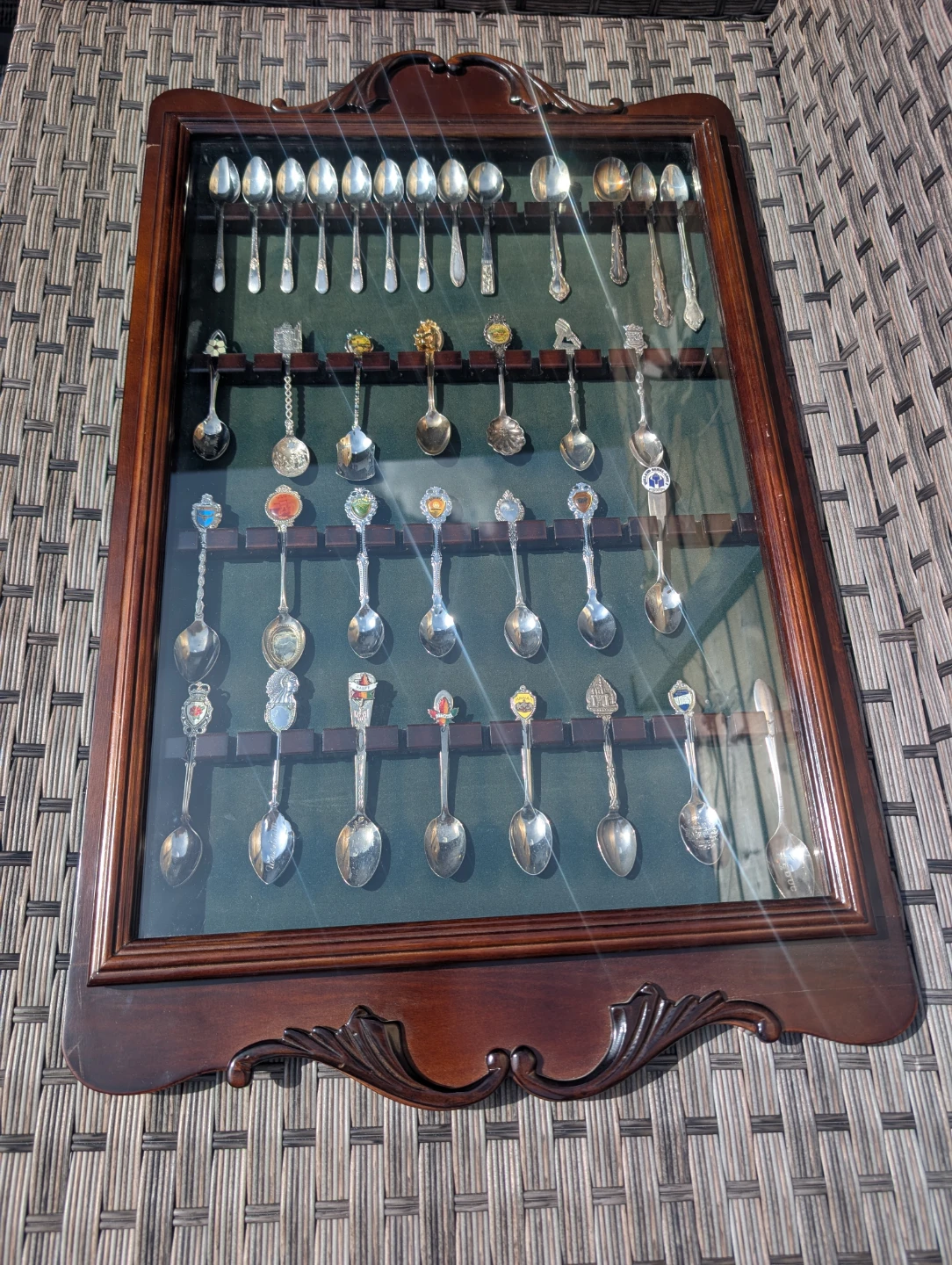 Bombay Co. Wooden display cabinet with collectors spoons - photo 2