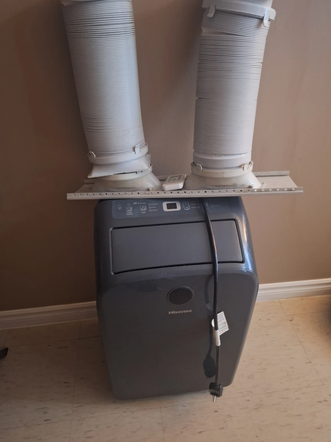 Hisense Portable Air Conditioner - photo 3