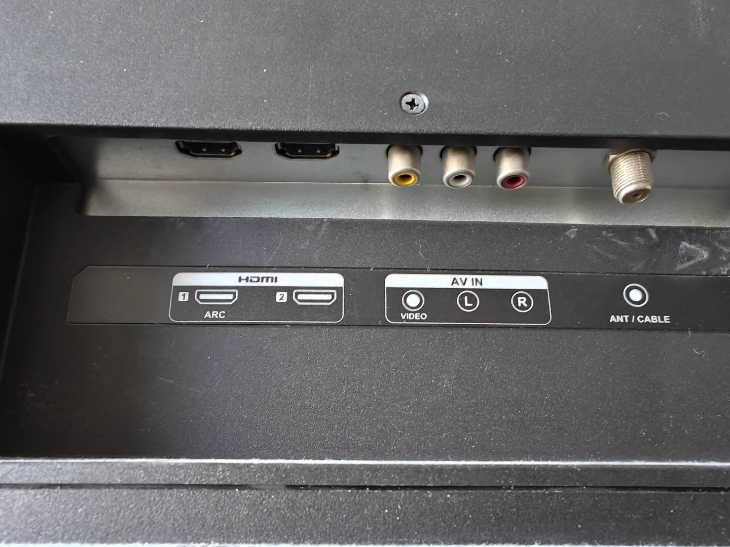 Insignia 39" Roku TV - photo 5