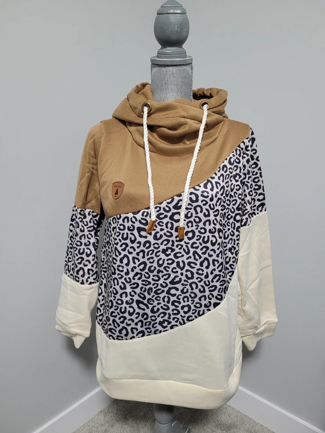 NWOT Women's Colourblock Leopard Print Hoodie