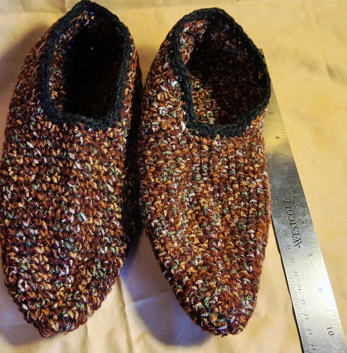Hand-knitted slippers - choose the pair - photo 2