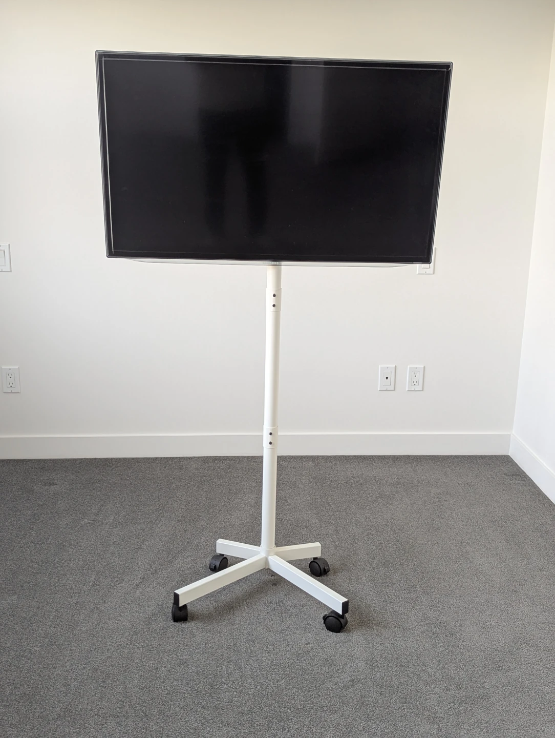 Samsung 40" TV + mobile stand + Fire Stick