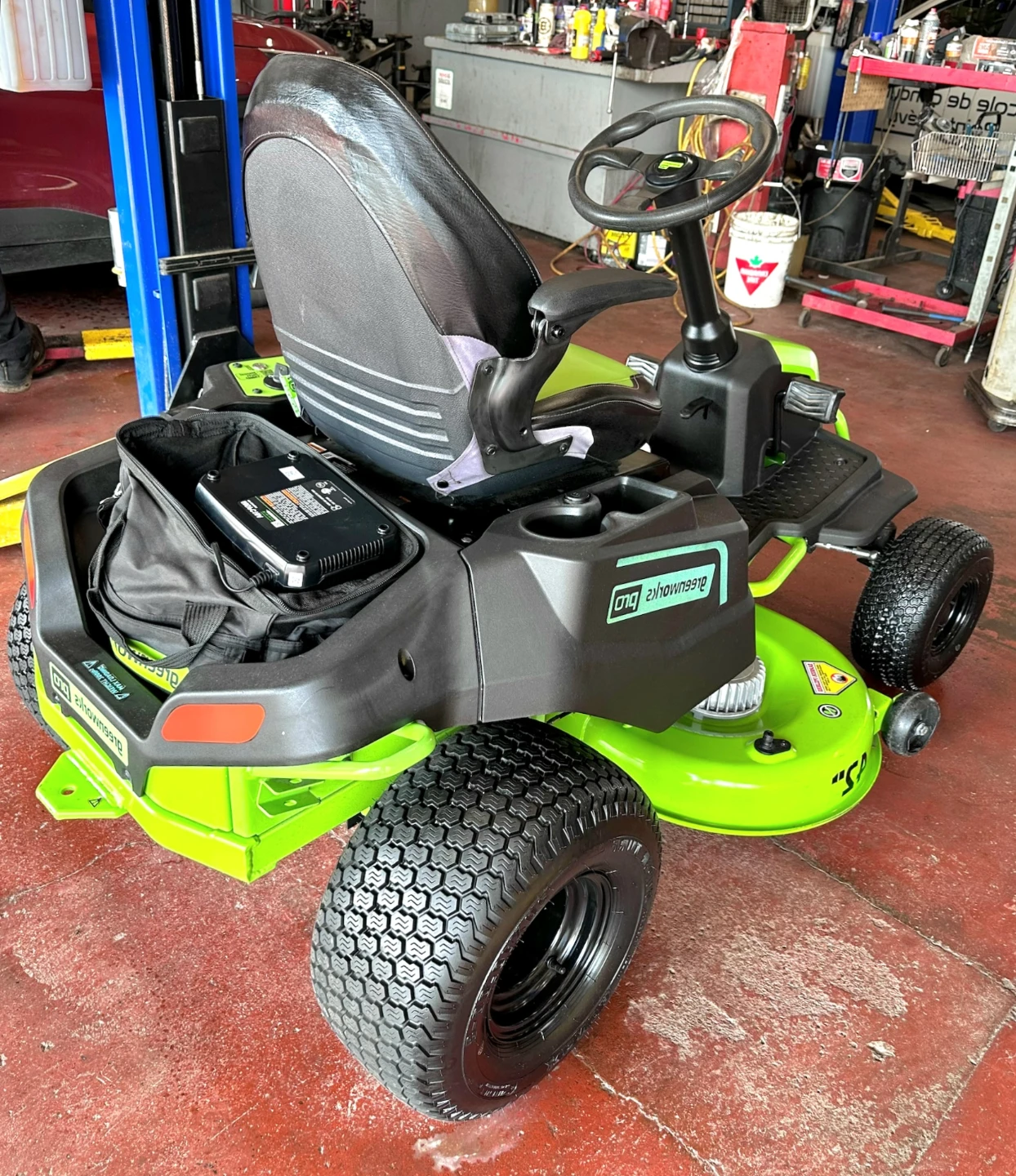 NEW Greenworks 42" Electric Riding Mower - photo 2