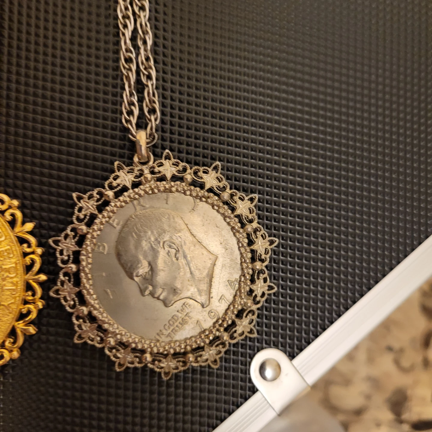 Vintage Coin Pendants (1776-1976) - photo 5