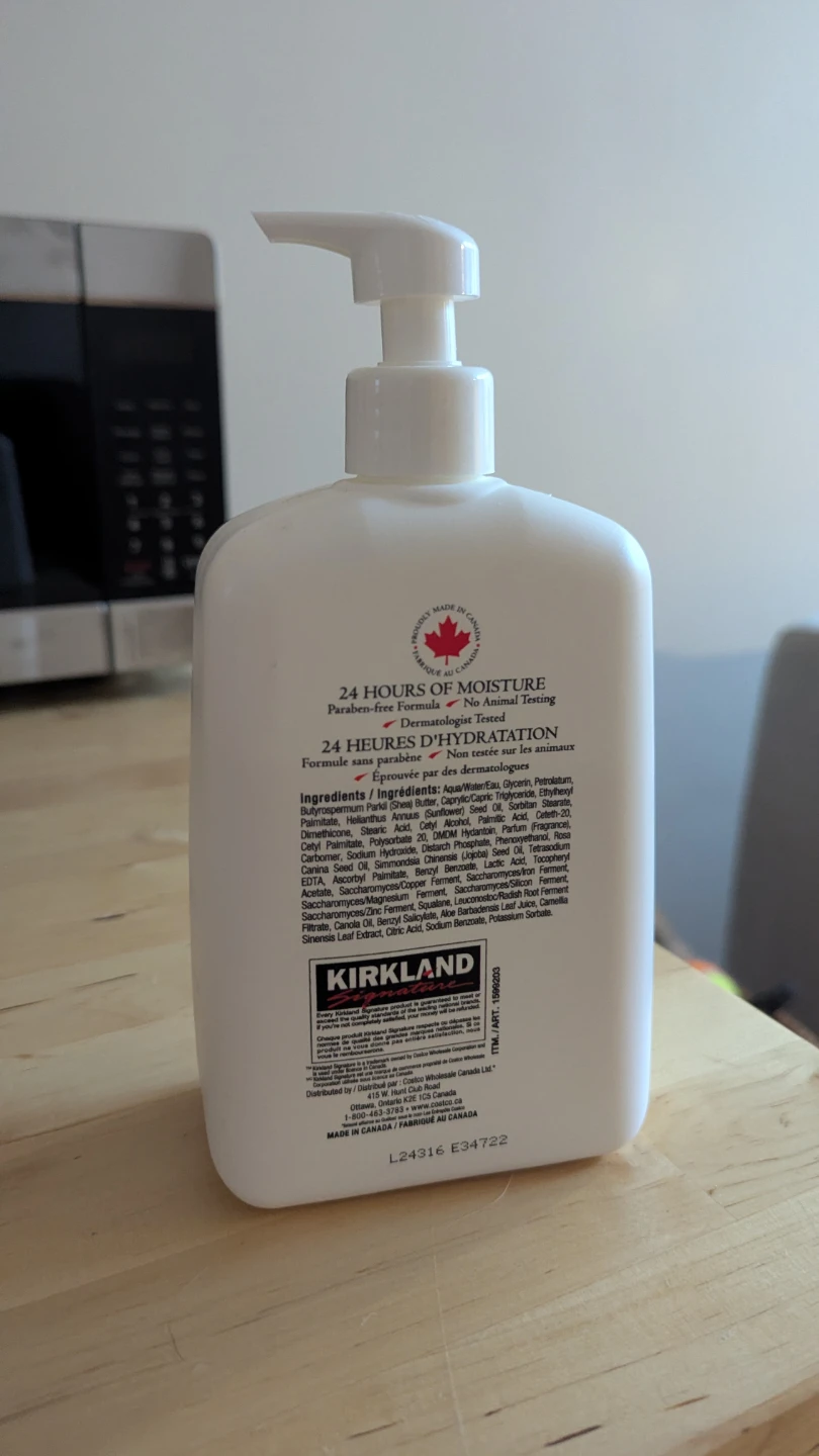 Kirkland Signature Body Lotion 650 mL - photo 2