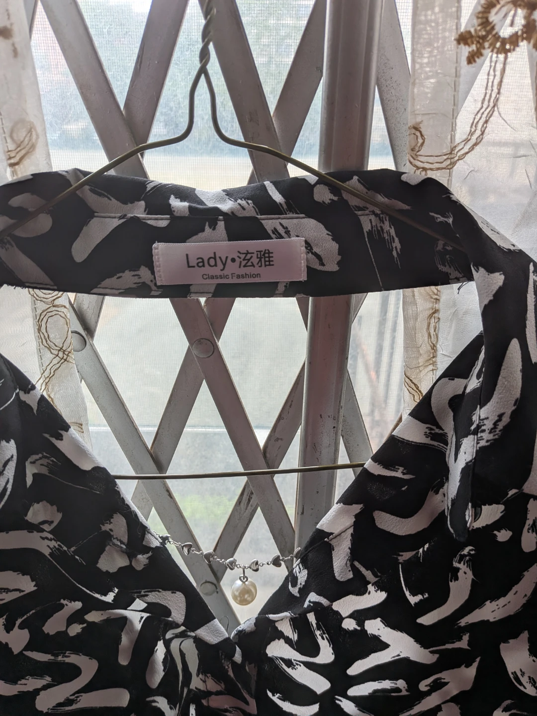 Lady Classic Fashion Black & White Print Blouse - photo 2