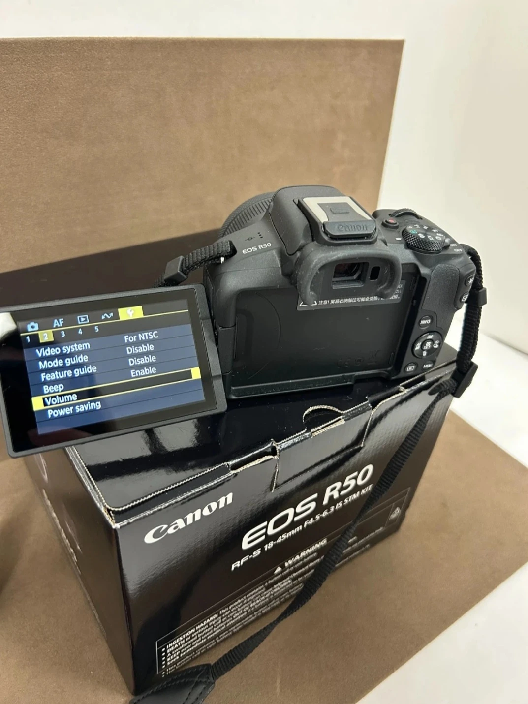 Canon EOS R50 with 18-45mm Lens - photo 5