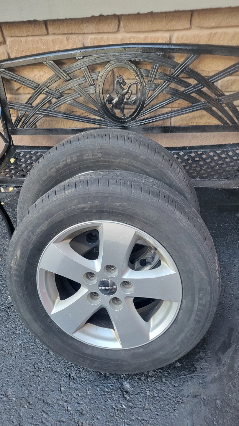 2016 DODGE GRAND CARAVAN ALLOY RIMS and tires AS - photo 2