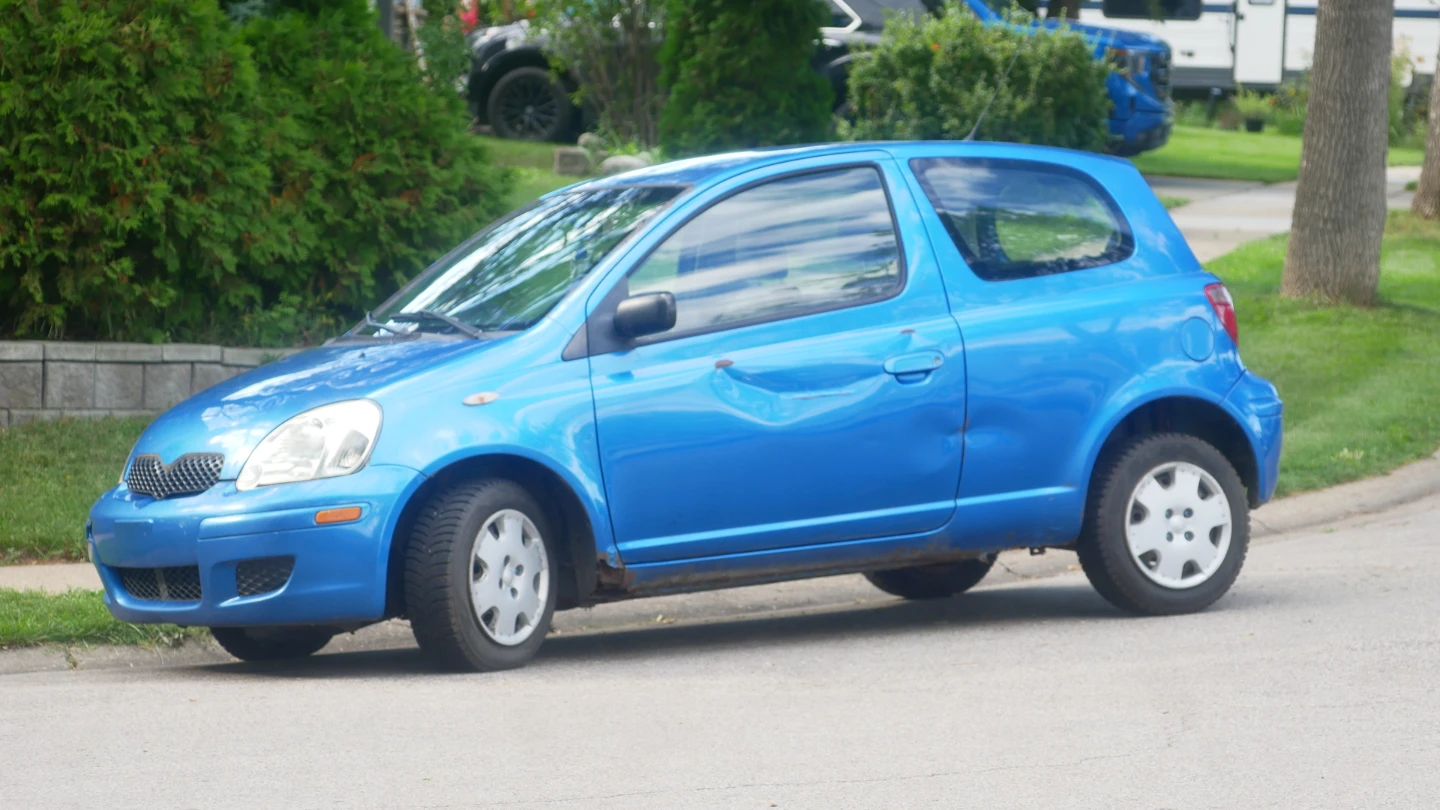 2004 Toyota Echo hatchback manual - photo 2
