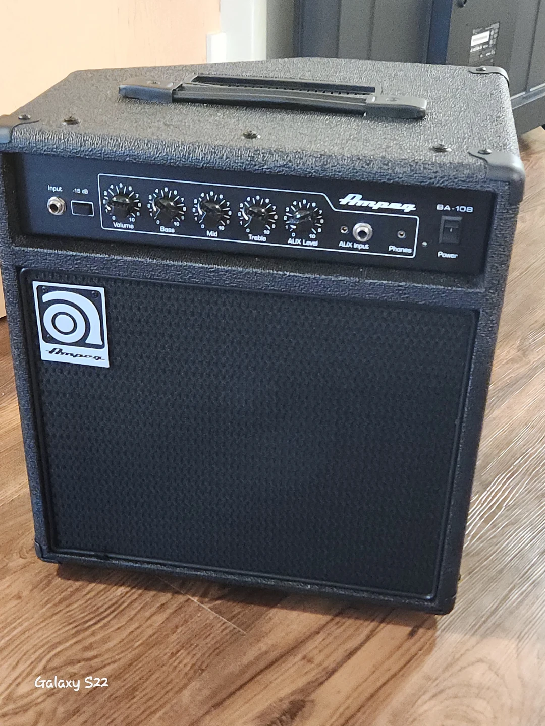 BA-108 20W 8 Inch Bass Combo Amp